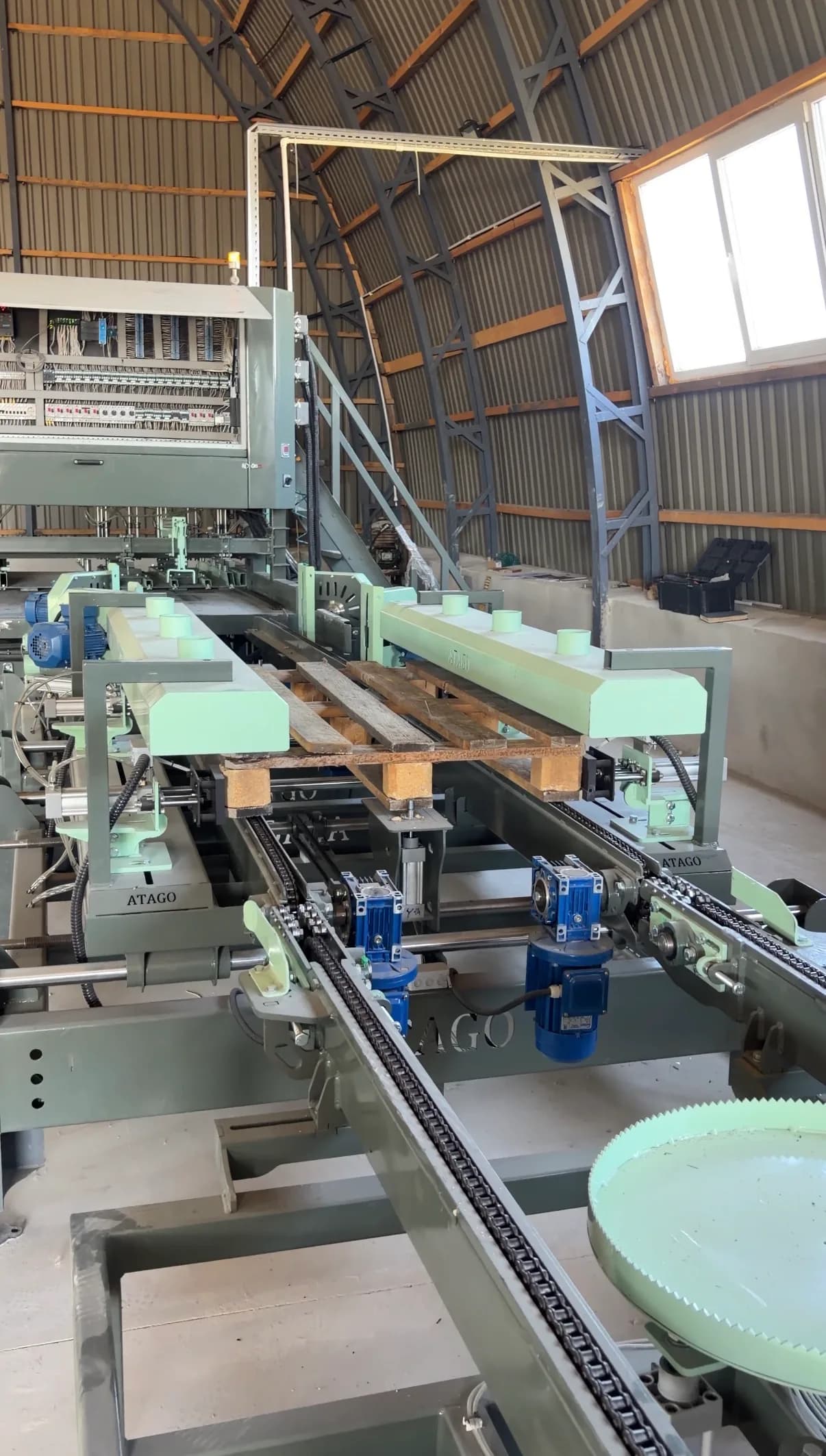 Linie de producție palete
